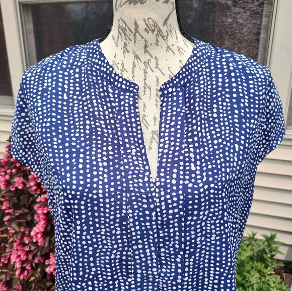 💥3/$20 Medium Polka Dot Collective Concepts Top! - Picture 2 of 9